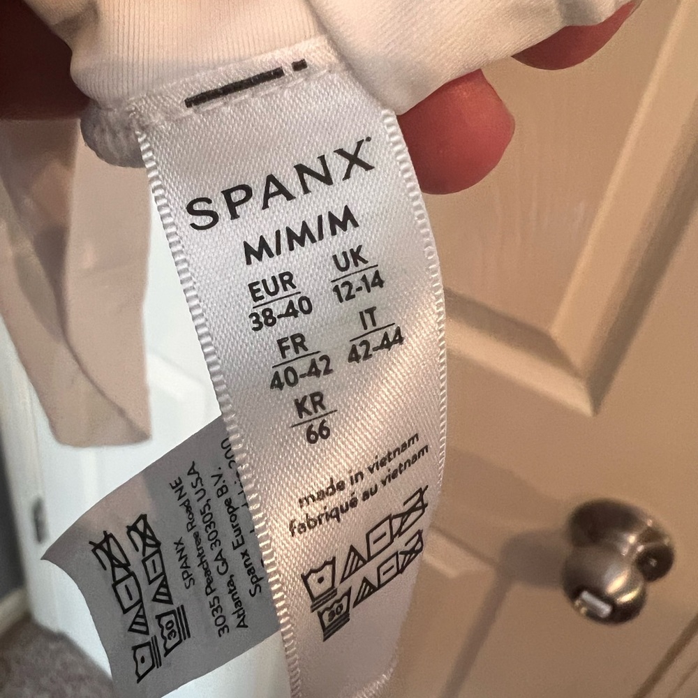 SPANX Women’s tank with build in bra